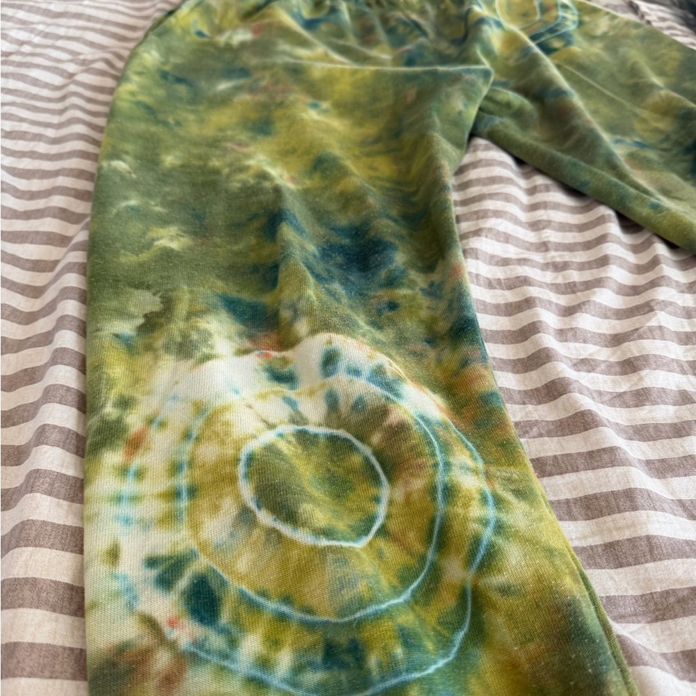 Aviator Nation Green and Yellow Tie-Dye Ninja Hoodie and Sweatpants SET - Picture 11 of 16